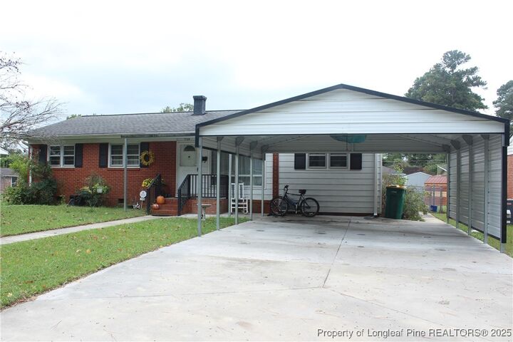 Property Photo:  1108 E 10th Street  NC 28358 