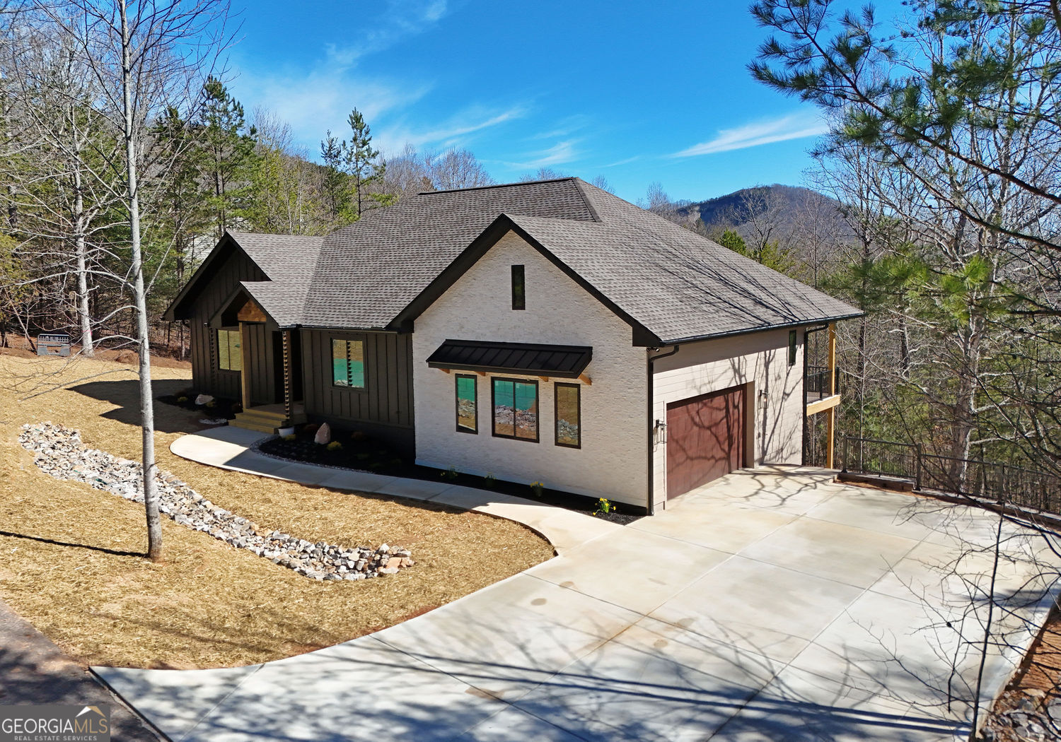 Property Photo:  2408 Standing Meadows Drive  GA 30582 