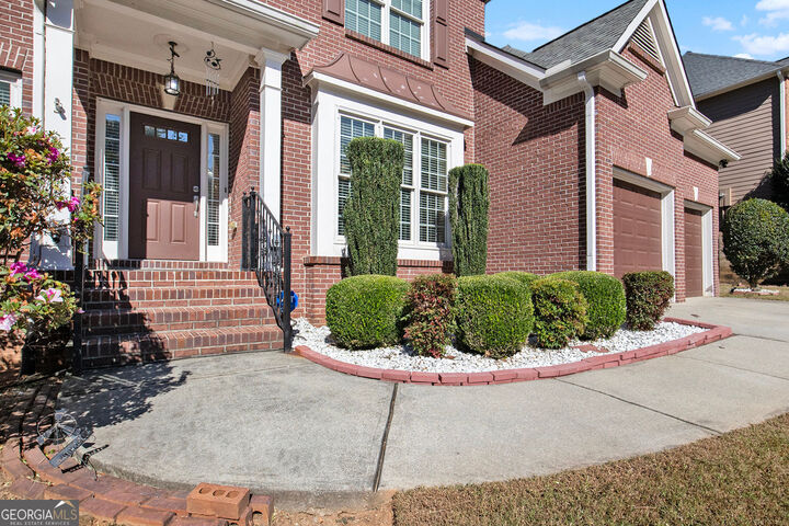 Property Photo: 870 Creekview Bluff Way GA 30518