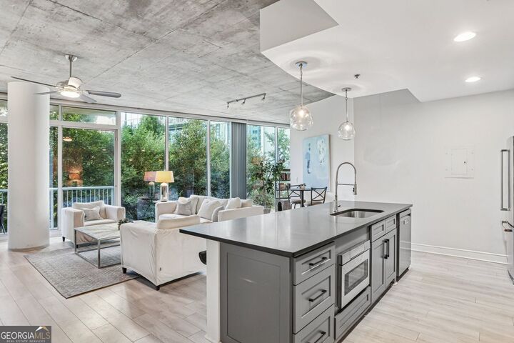 Property Photo: 950 W Peachtree Street NW 803 GA 30309