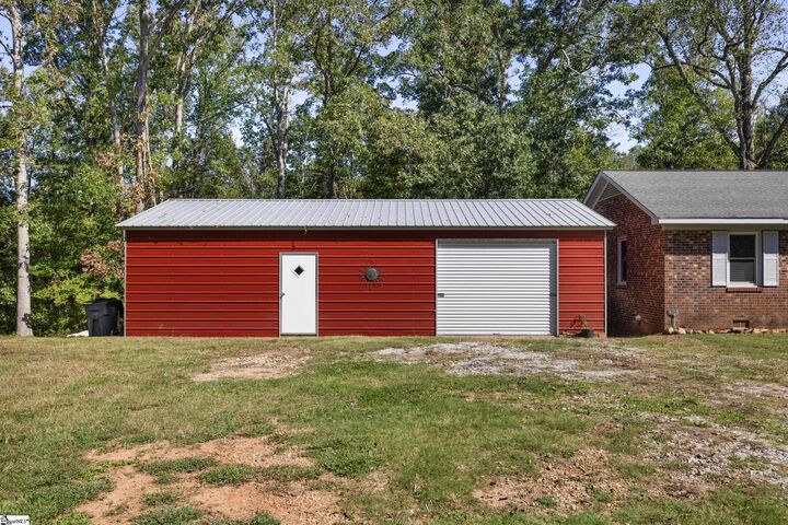 Property Photo: 1120 Saluda Lake Road SC 29611-2464