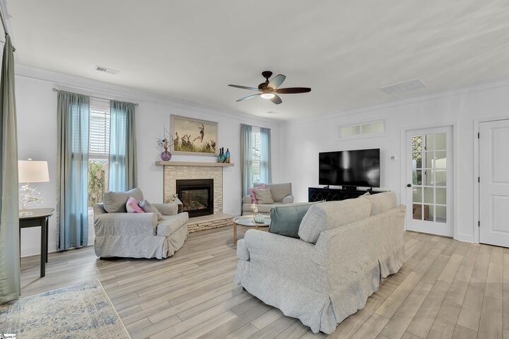 Property Photo: 511 Wynstone Place SC 29607