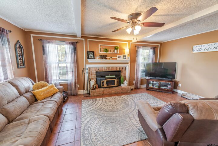 Property Photo:  180 SE Cr 4426  TX 75480