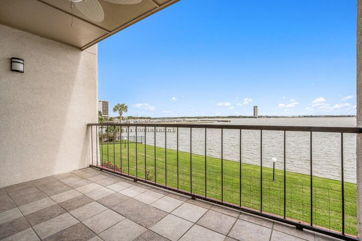 Property Photo:  351 Lakeside Lane 104  TX 77058