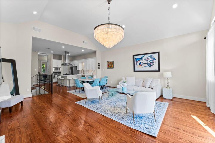 Property Photo: 1305 Birdsall Street TX 77007