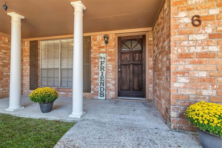 Property Photo:  6 Artesian Forest Drive  TX 77304 