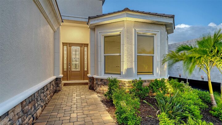 Property Photo: 16423 Isola Place FL 34211