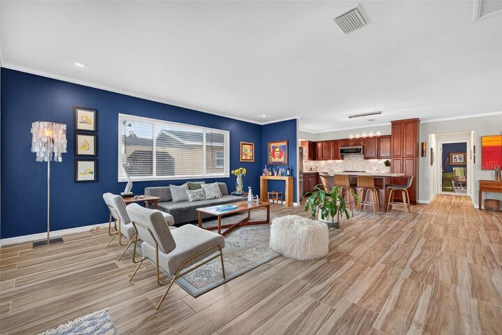 Property Photo: 1422 35th Street N FL 33713