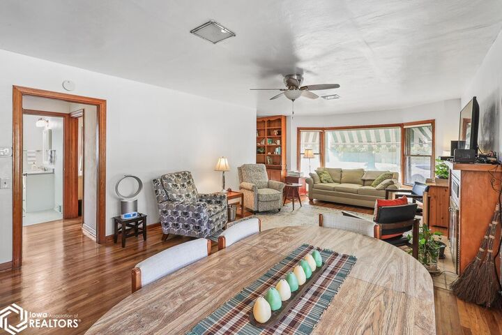 Property Photo: 320 S 2nd Street IA 52531