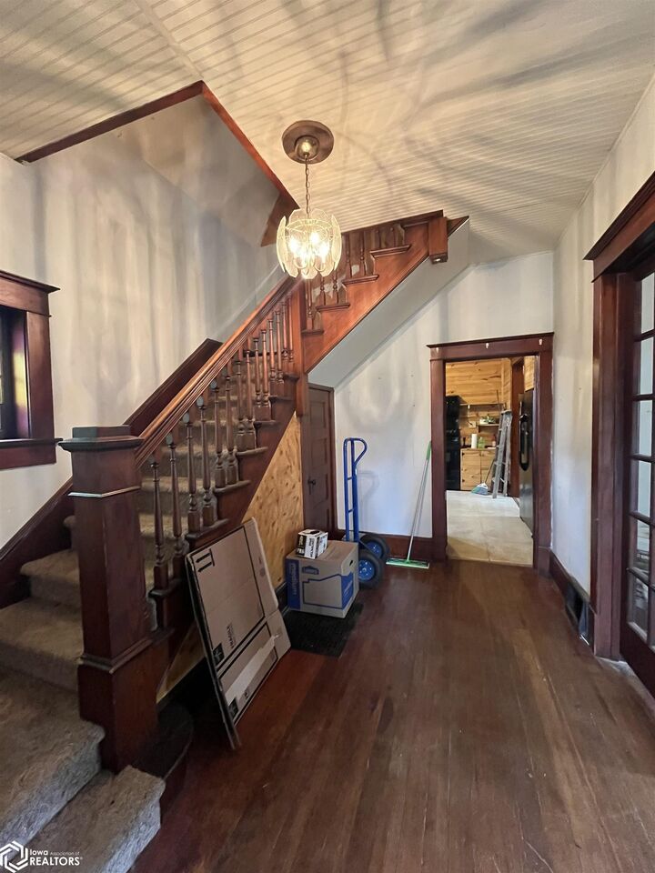 Property Photo:  410 S Starr Avenue  IA 52601