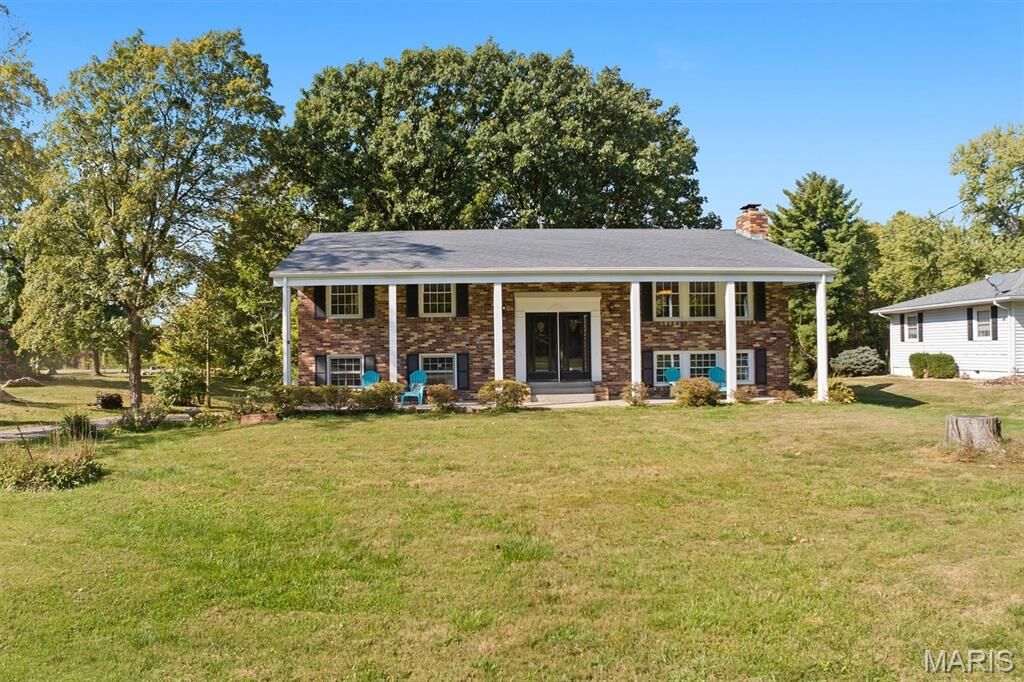 Property Photo: 14 Lou Juan Drive IL 62034