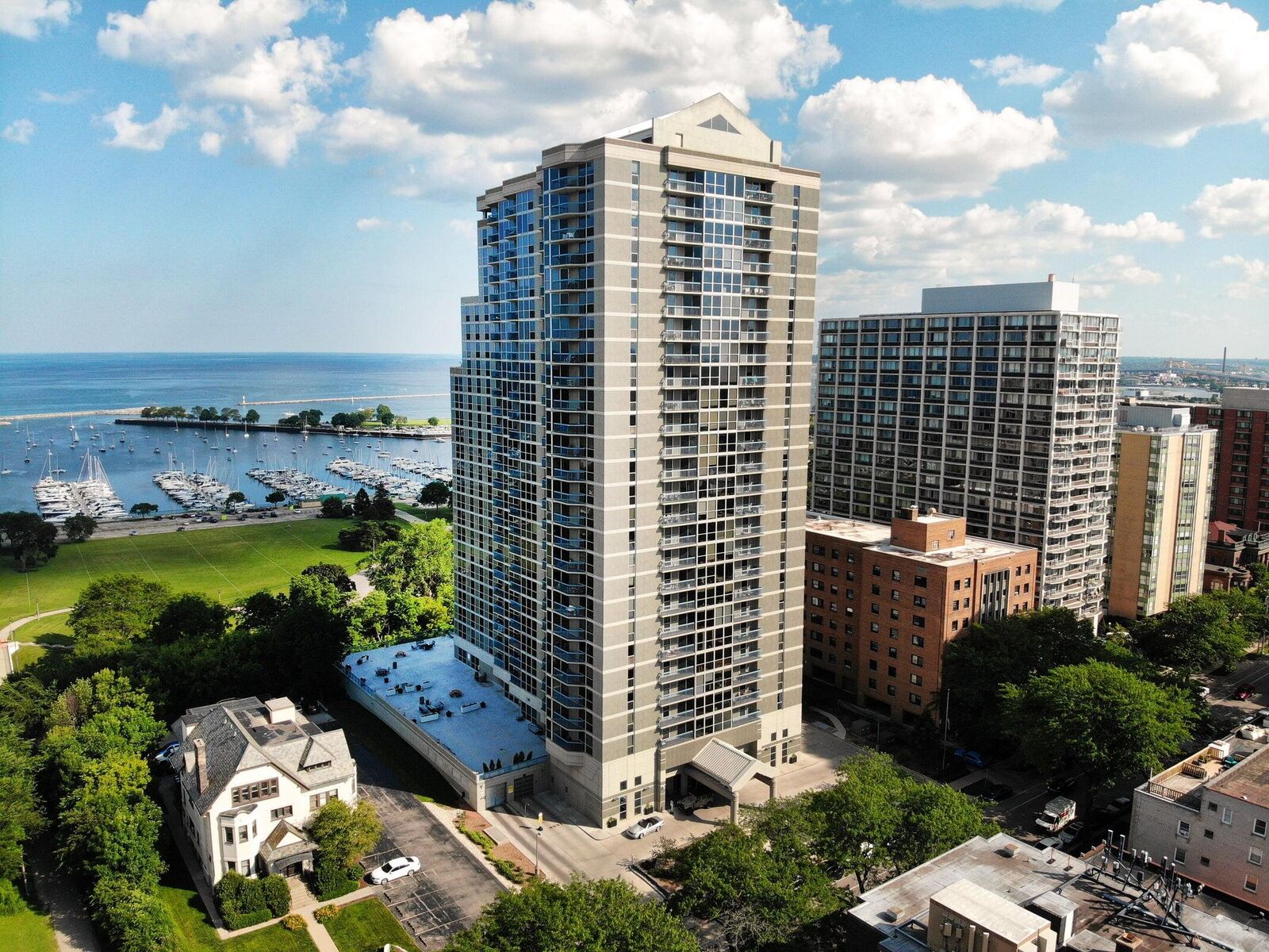 Property Photo: 1660 N Prospect Ave 507 53202