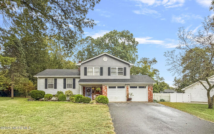 17 N Longview Road  Howell NJ 07731 photo