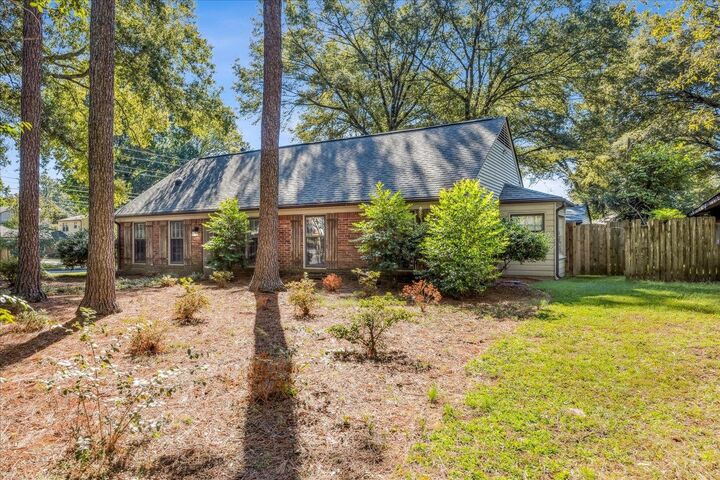 Property Photo: 5323 Dee Rd TN 38117