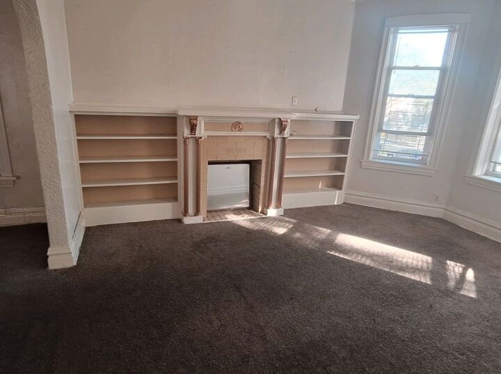 Property Photo: 4432 W Maypole Avenue IL 60624