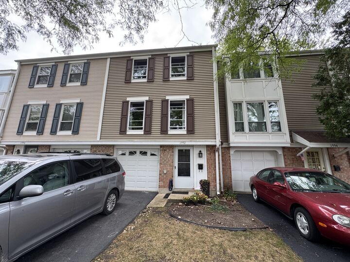 Property Photo: 1992 Holbrook Lane IL 60169