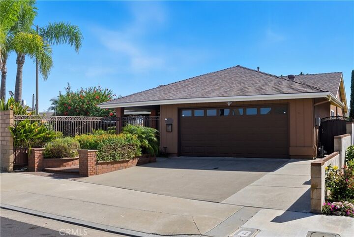 8472 Norfolk  Huntington Beach CA 92646 photo
