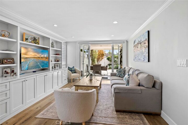 739 Avocado  Corona Del Mar CA 92625 photo
