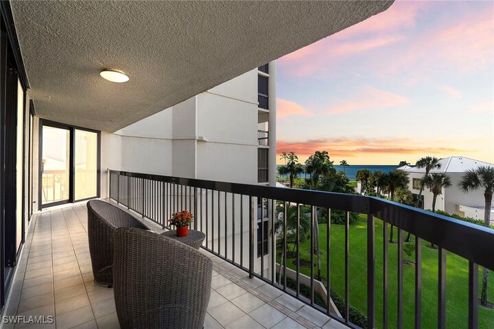 Property Photo:  4551 Gulf Shore Boulevard N 400  FL 34103 