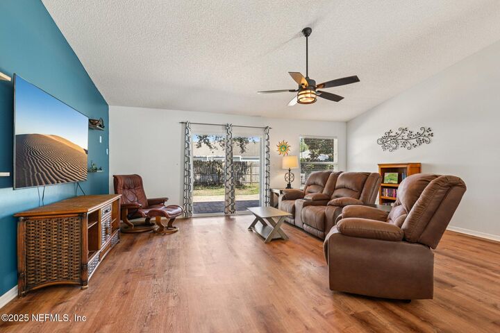 Property Photo: 3474 White Wing Road FL 32073