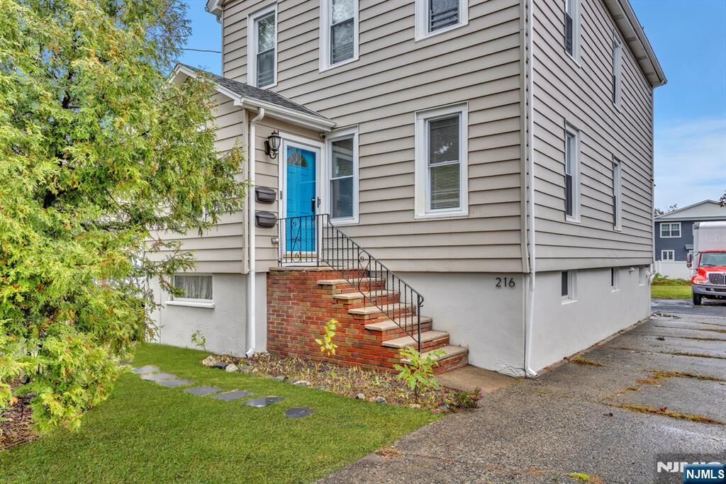 Property Photo:  216 Phillips Avenue 1fl  NJ 07606 