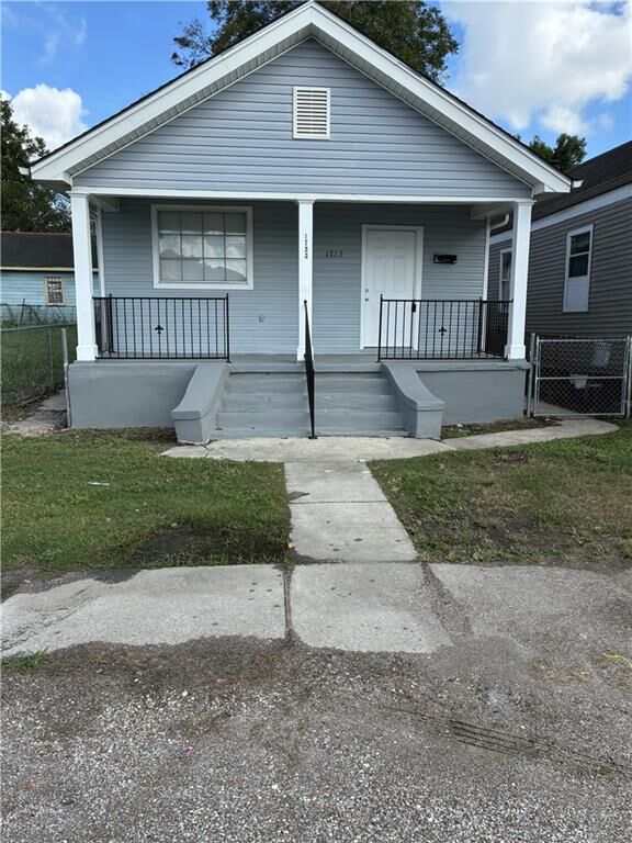 Property Photo: 1733 France Street LA 70117