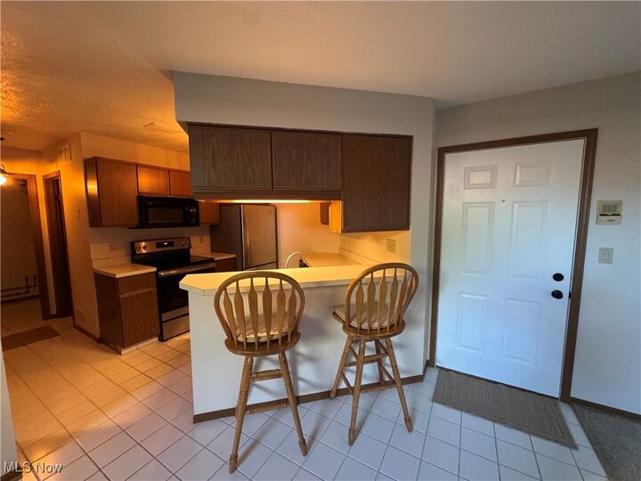 Property Photo: 3811 Northwoods Court 4 OH 44483