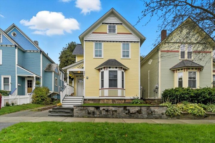 241 Loomis Street  Burlington VT 05401 photo