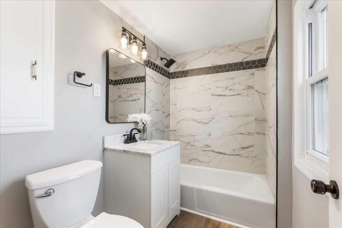Property Photo: 2910 Vernon Avenue S MN 55416