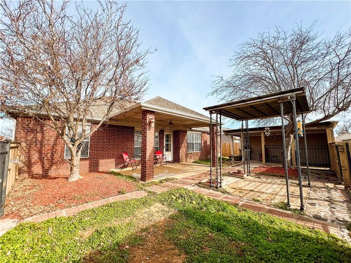 Property Photo:  1306 E Kara Lane  AR 72758 