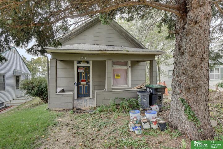 Property Photo: 4819 Franklin Street NE 68104