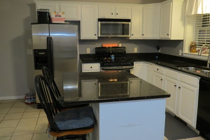 Property Photo:  1975 Middlesex St 2  MA 01851 