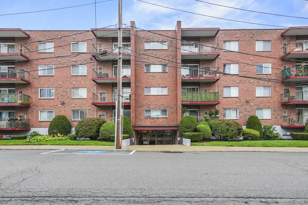 Property Photo:  10 Foster Street 506  MA 01880 