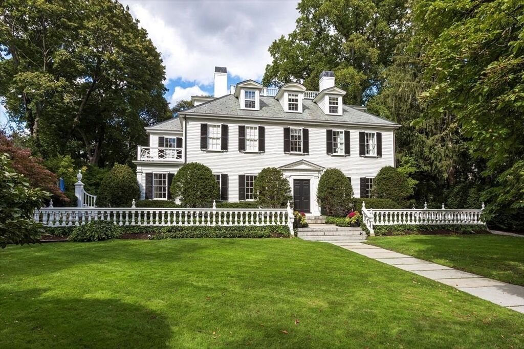 Property Photo: 153 Brattle St MA 02138