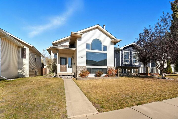 39 Duval Crescent  Red Deer AB T4R 2Y6 photo