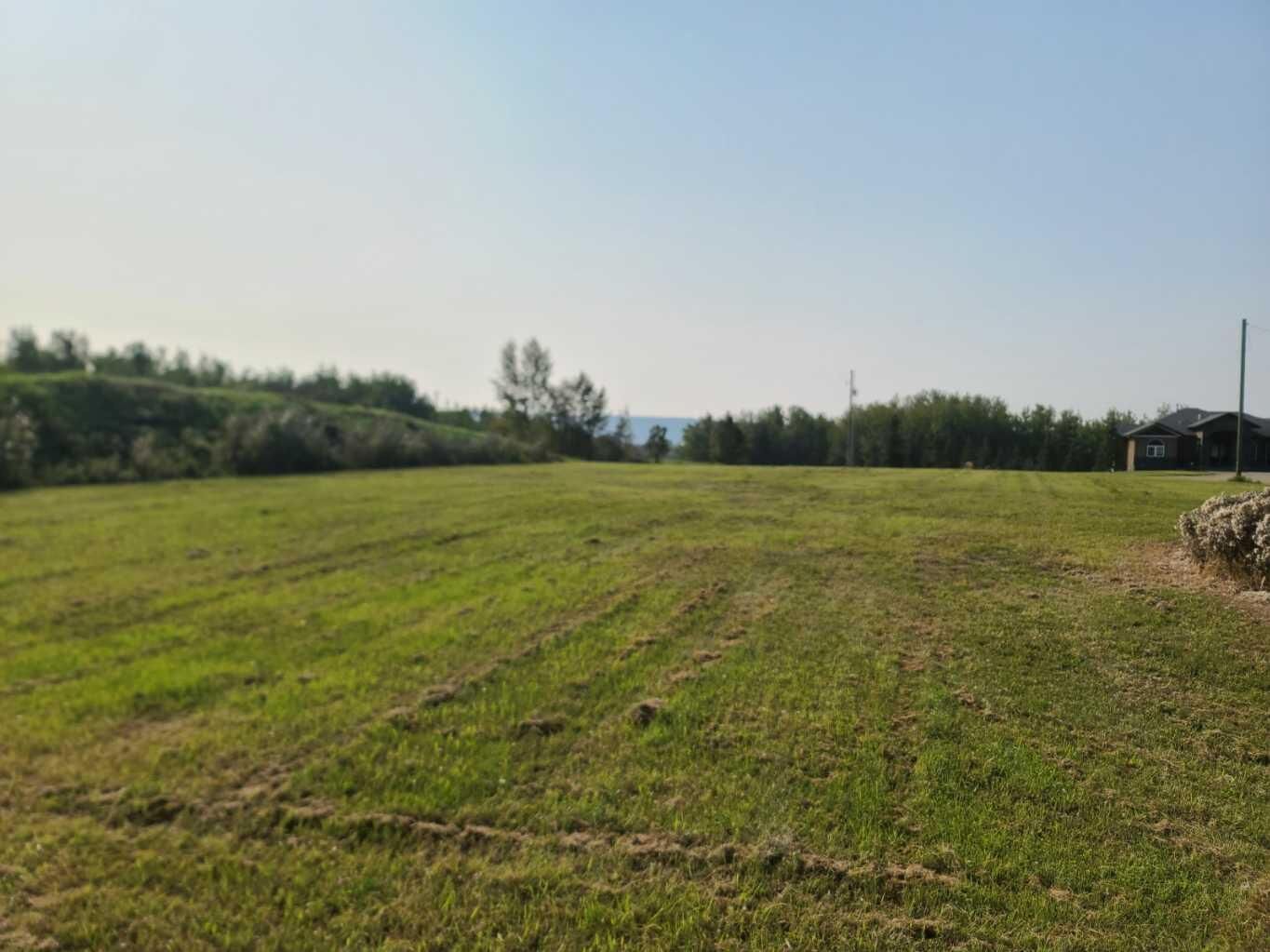 Property Photo: 7905 118 Avenue AB T8S 1Y6