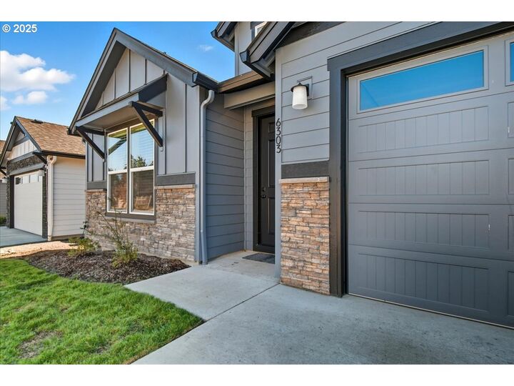 Property Photo: 6303 NE 125th St WA 98686