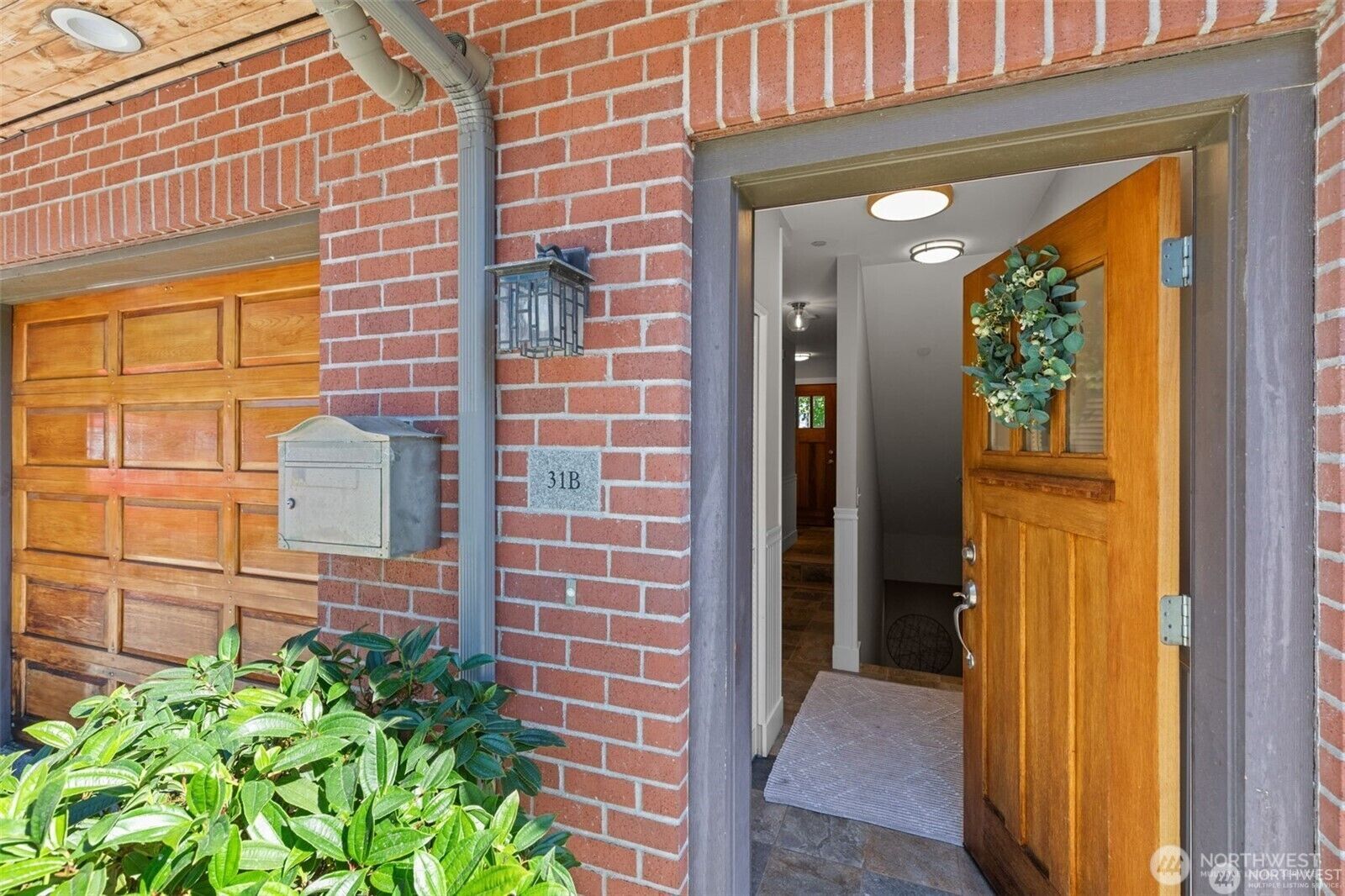 Property Photo:  31  Etruria Street B  WA 98109