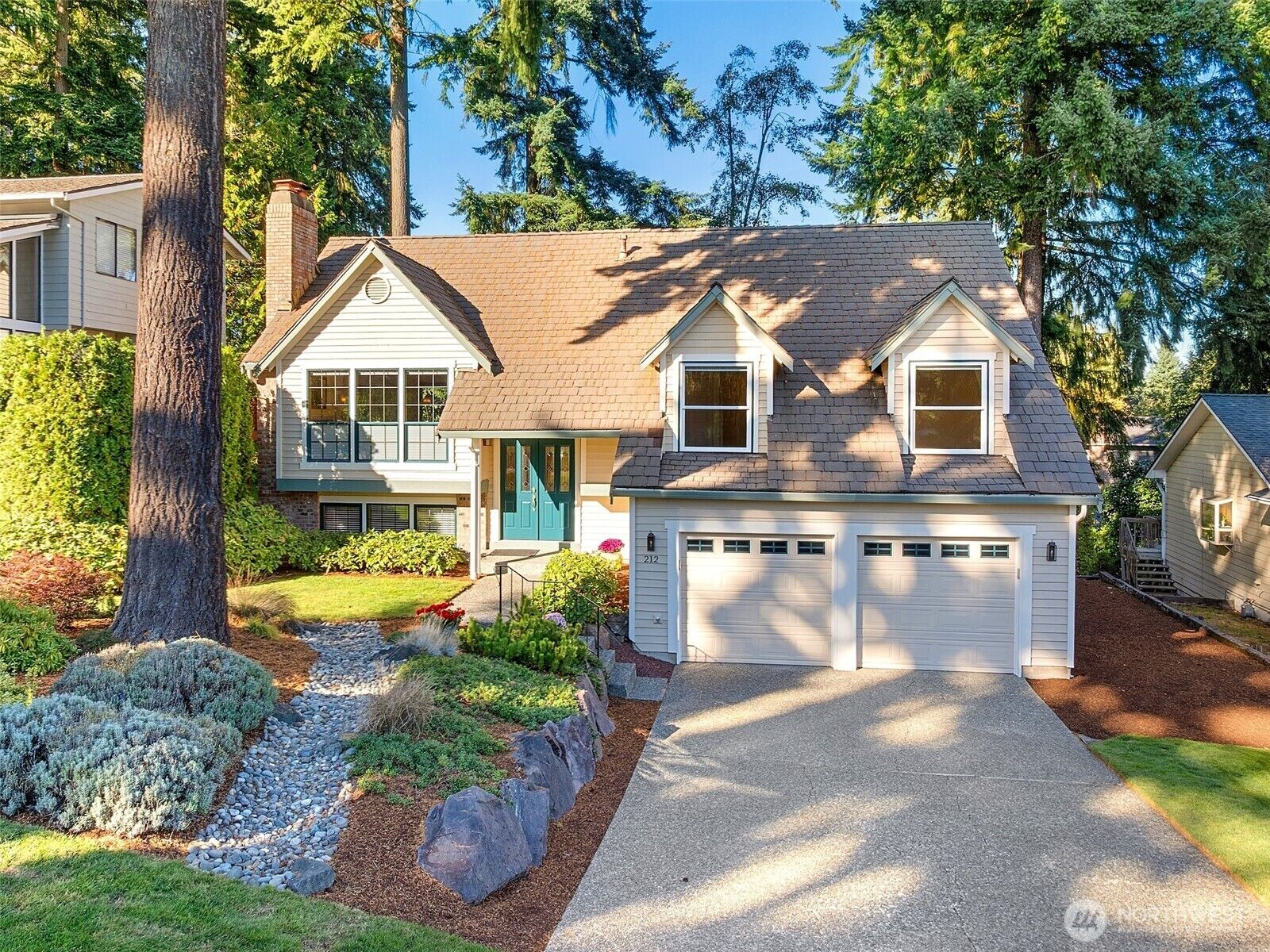 Property Photo:  212 SW 327th Place  WA 98023 