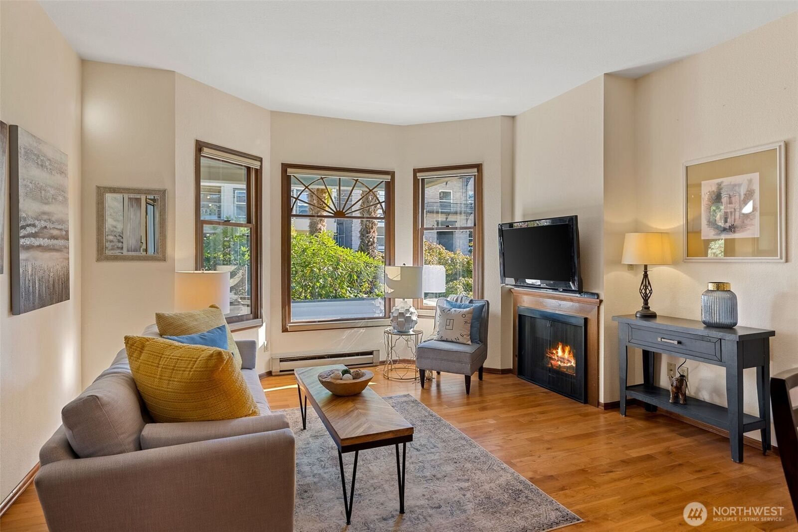 Property Photo: 1733 15th Avenue 203 WA 98122