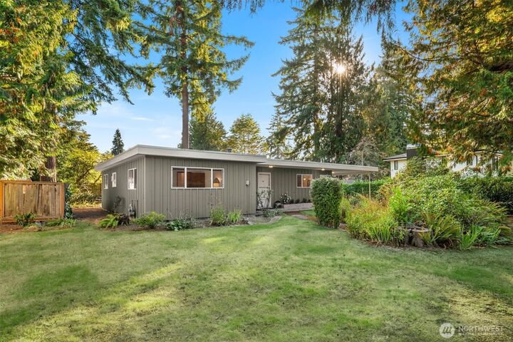 Property Photo: 2965 74 Avenue SE WA 98040