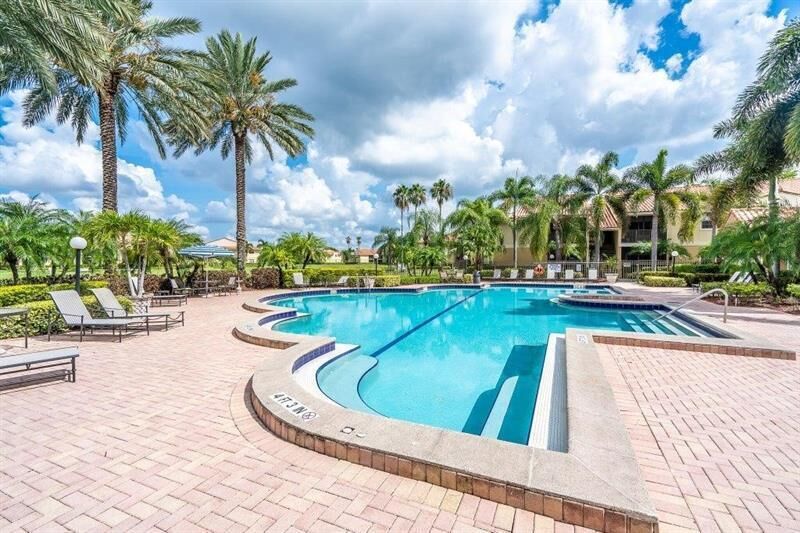 Property Photo:  1245 SW 46th Avenue 1215  FL 33069
