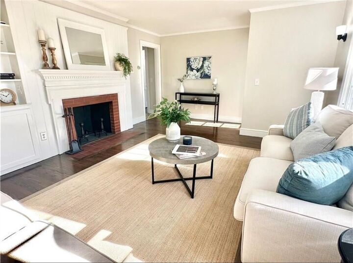 Property Photo:  426 Metacom Avenue 1  RI 02809