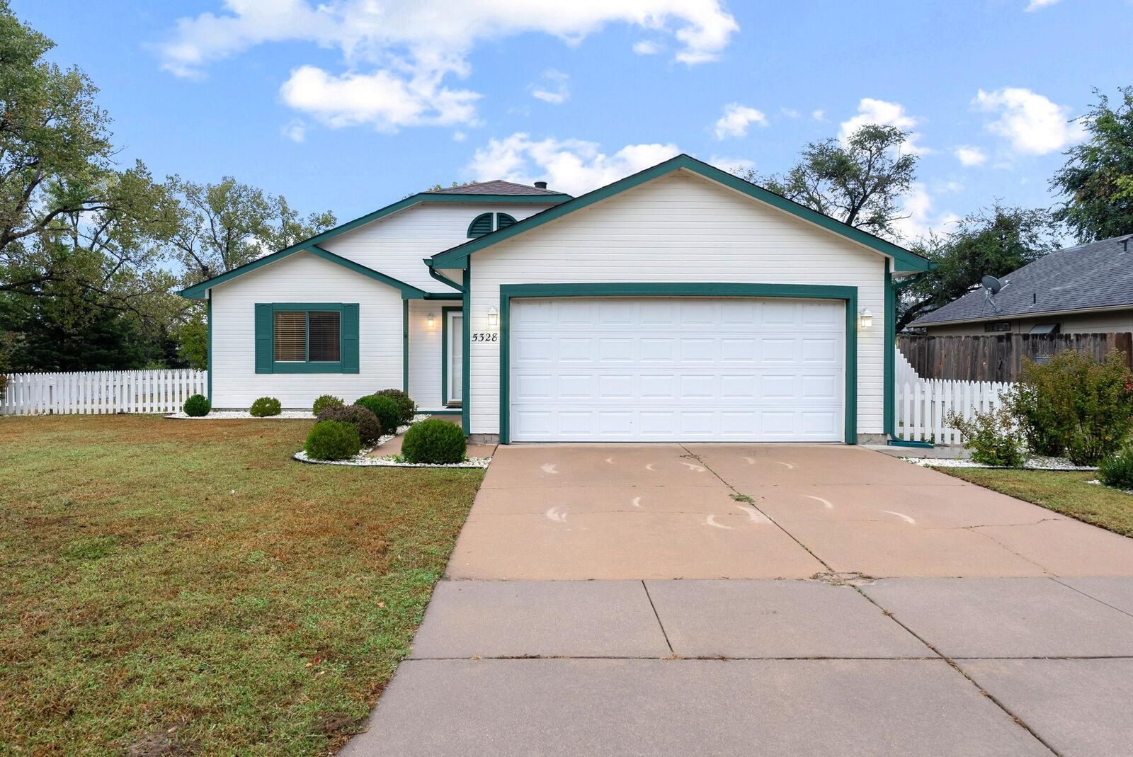Property Photo:  5328 S Mosley St  KS 67216 