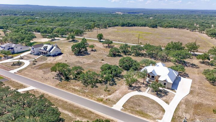 Property Photo: 925 Annabelle Ave TX 78163