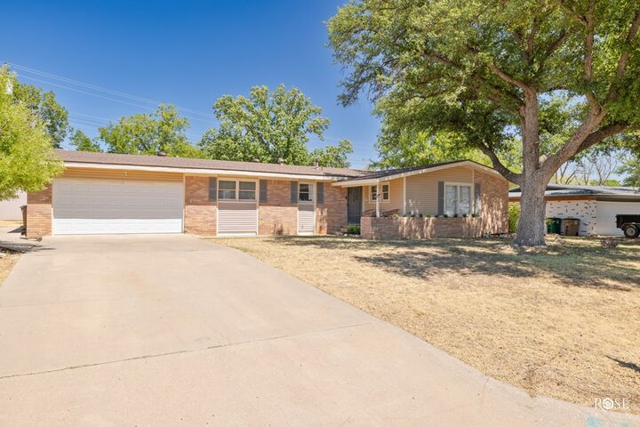 Property Photo: 2620 University Ave TX 76904