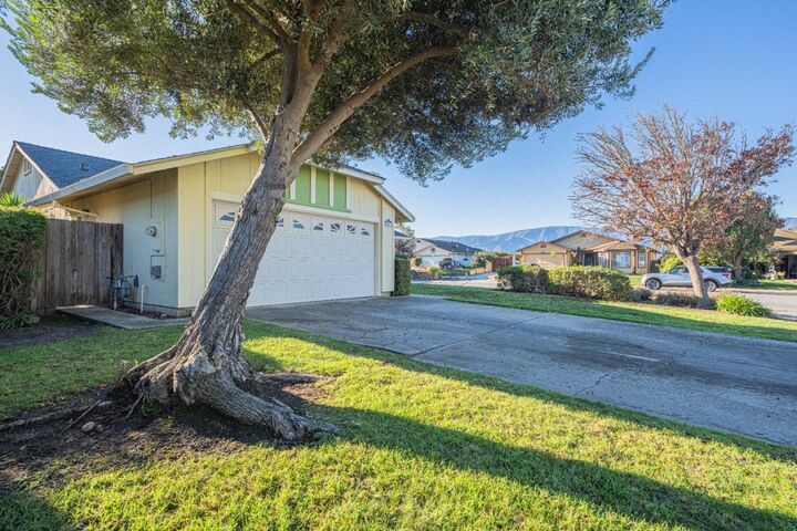 Property Photo: 1050 Zinfandel Circle CA 93926