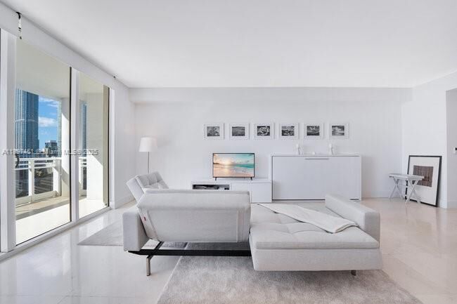 Property Photo: 901 Brickell Key Blvd 1902 FL 33131