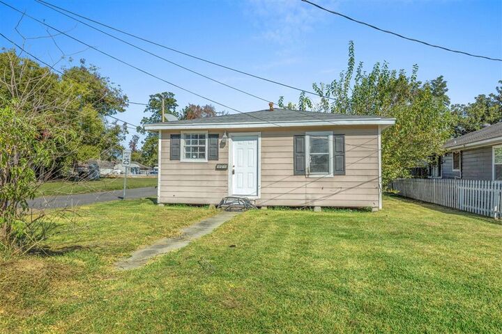 401 S Cherry Street S  Lake Charles LA 70601 photo