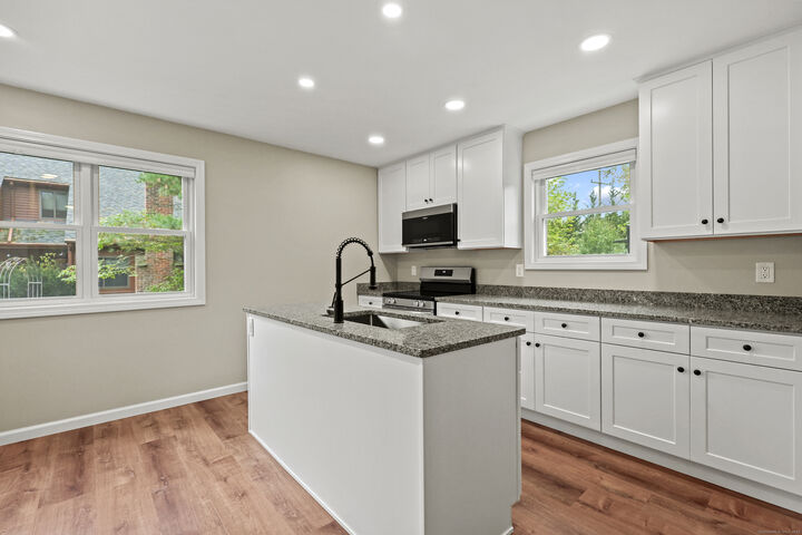 Property Photo: 1 Mathers Crossing 1 CT 06070